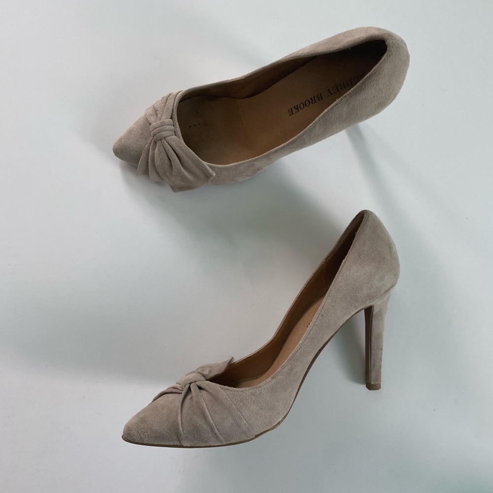 cream bow heels